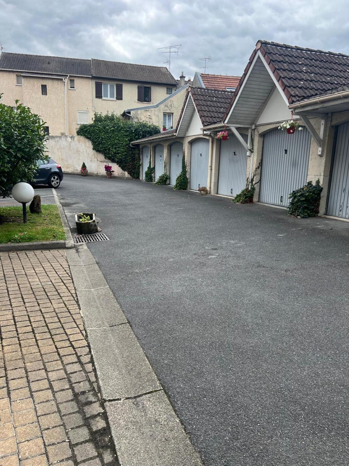 Champion Apartment *
