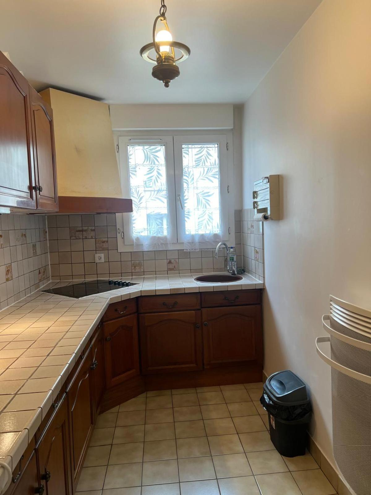 Champion Apartment *